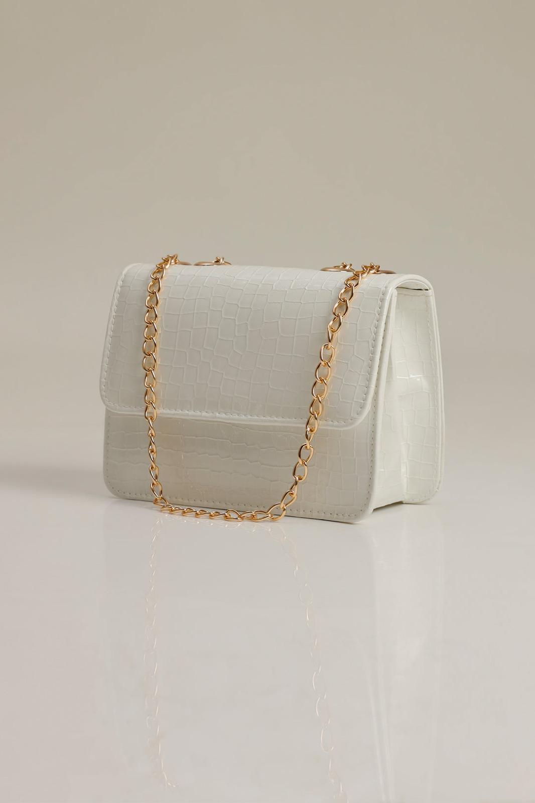 stylish women's crossbody bag pu leather with chain detail